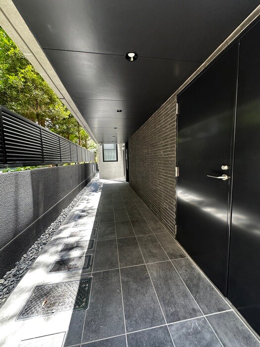 物件外観写真4　(エントランス部分)