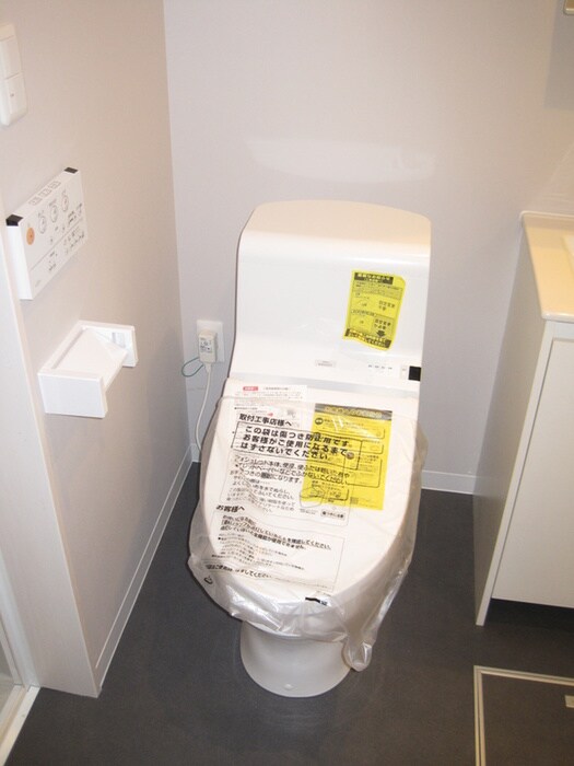 物件内観写真11　(トイレ)