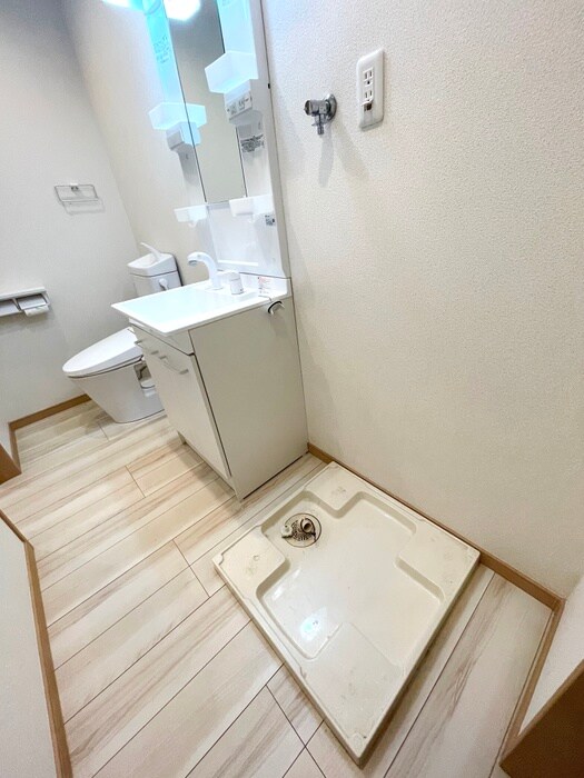 物件内観写真13　(洗濯機置場)