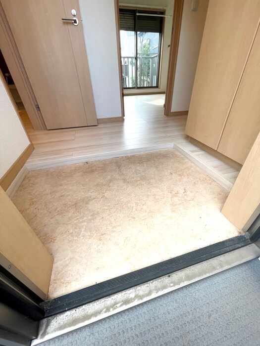 物件内観写真16　(玄関)