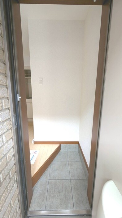 物件内観写真7　(玄関)