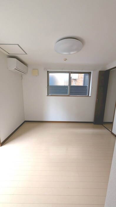 物件内観写真9　(居室)