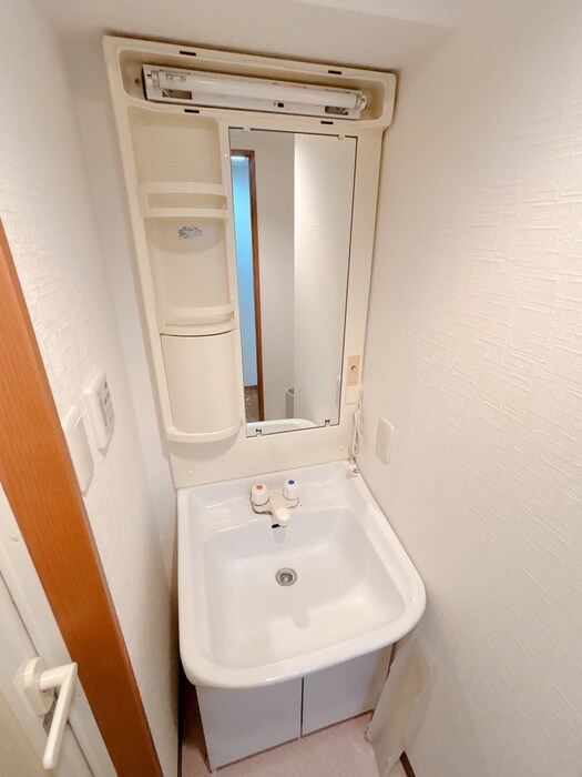 物件内観写真13　(洗面)