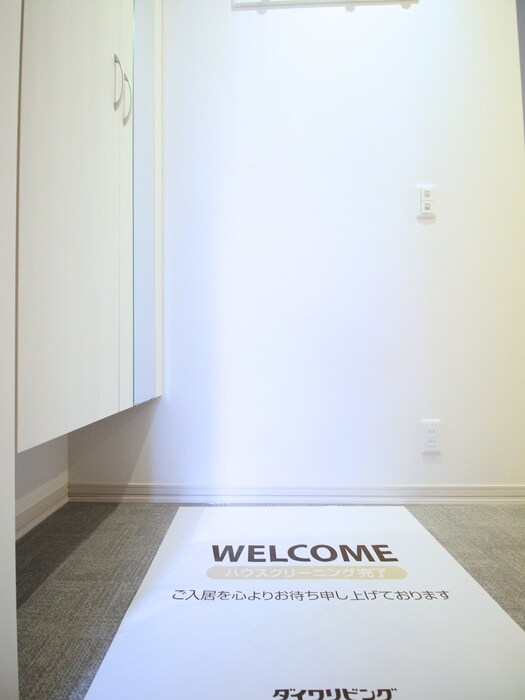 物件内観写真7　(玄関)