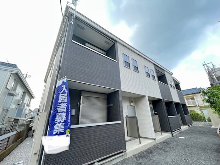 物件外観写真1　(エントランス部分)