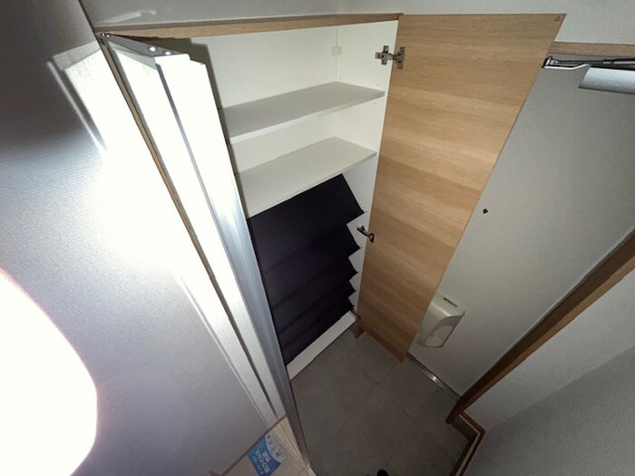 物件内観写真8　(靴箱)