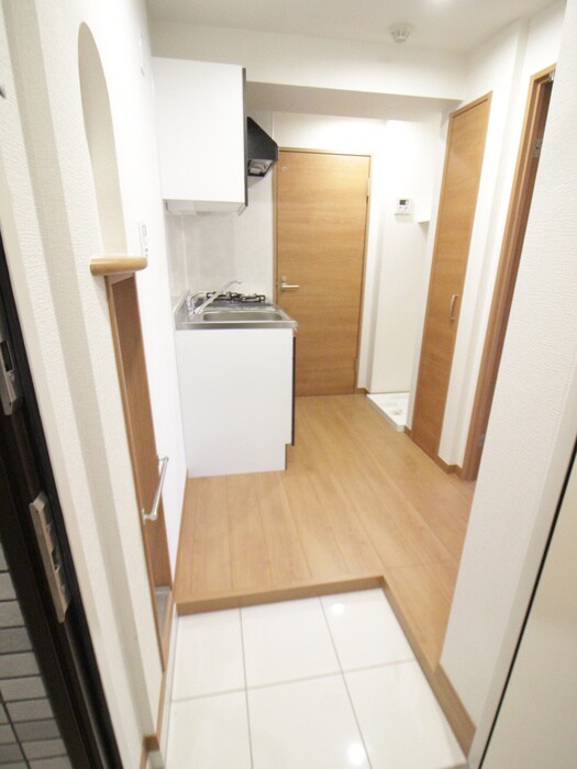 物件内観写真7　(玄関)