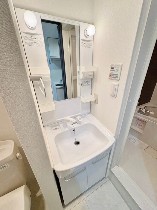 物件内観写真11　(洗面)