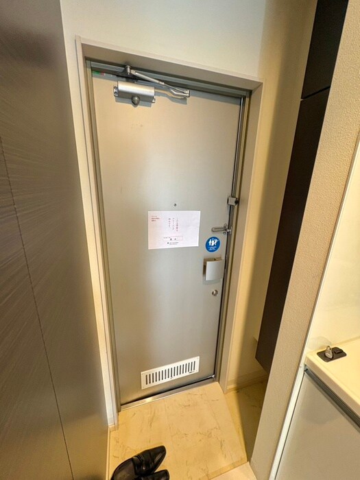 物件内観写真13　(玄関)