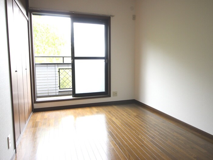 物件内観写真5　(居室)