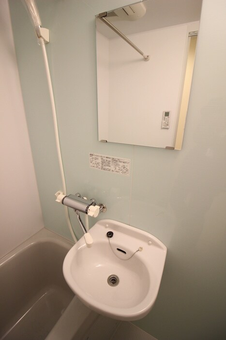 物件内観写真13　(洗面)