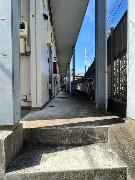 物件外観写真4　(エントランス部分)