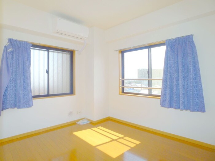 物件内観写真9　(室内からの展望)