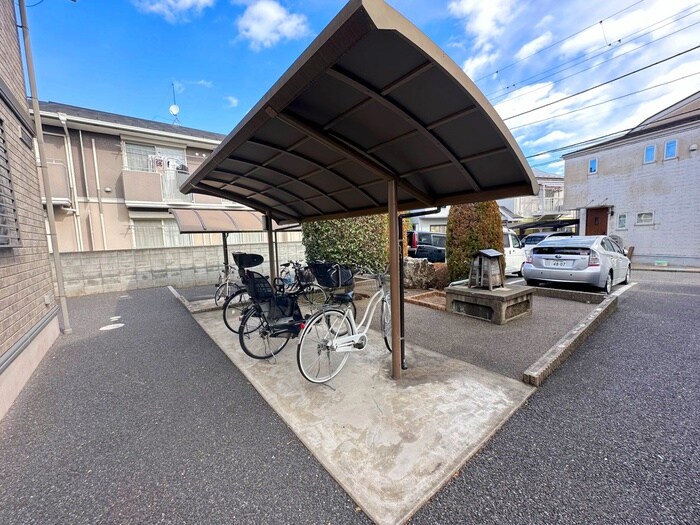 物件外観写真4　(駐輪場)