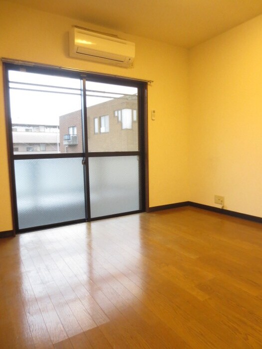 物件内観写真9　(居室)