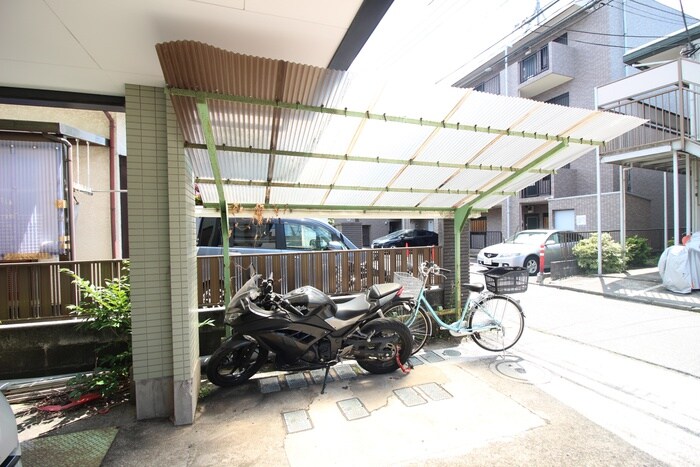 物件外観写真3　(駐輪場)