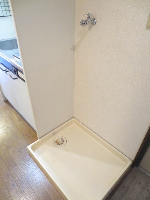 物件内観写真14　(洗濯機置場)