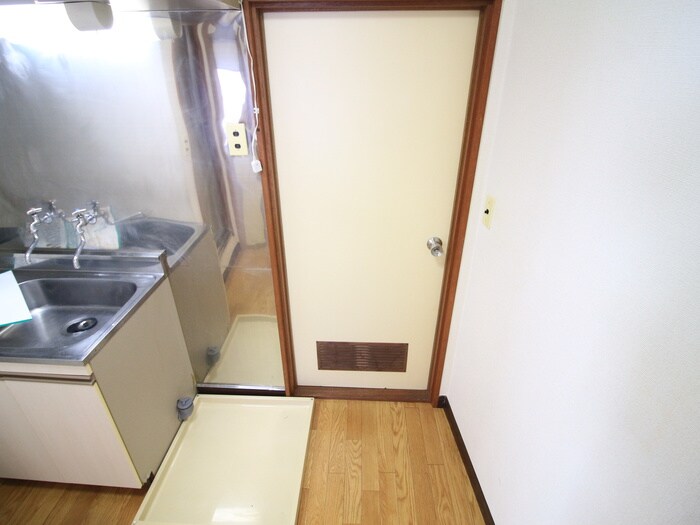 物件内観写真15　(玄関)