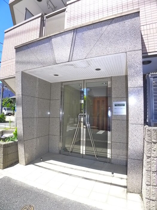 物件外観写真5　(エントランス部分)