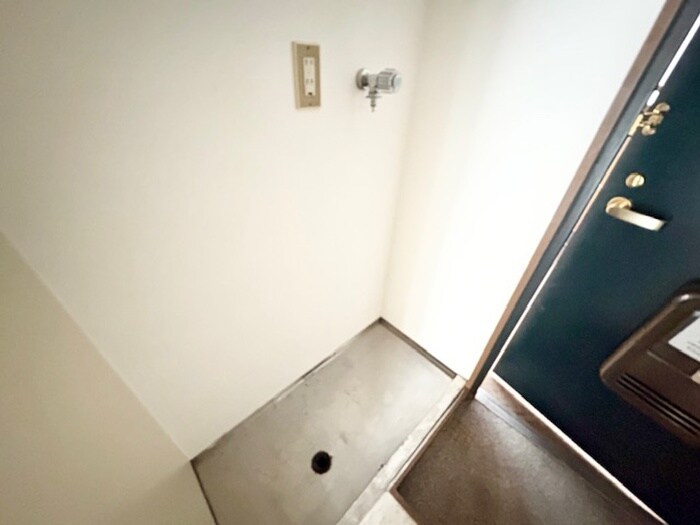 物件内観写真12　(洗濯機置場)