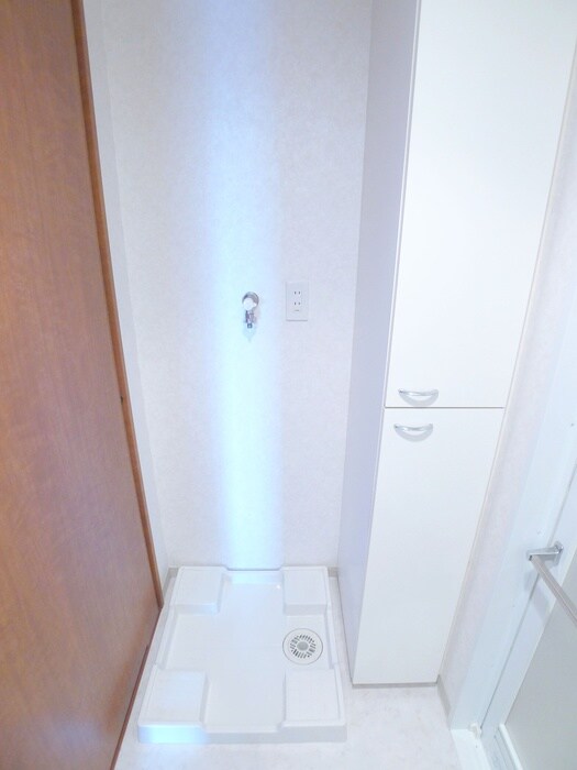 物件内観写真15　(洗濯機置場)