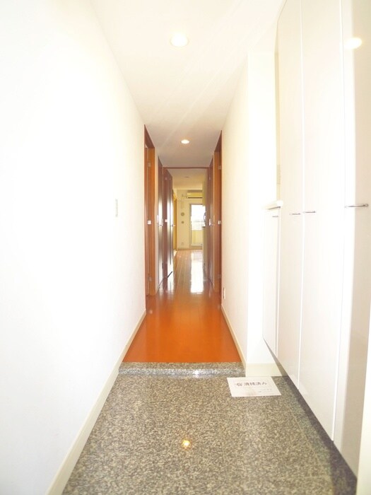 物件内観写真17　(玄関)