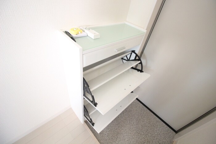 物件内観写真18　(靴箱)