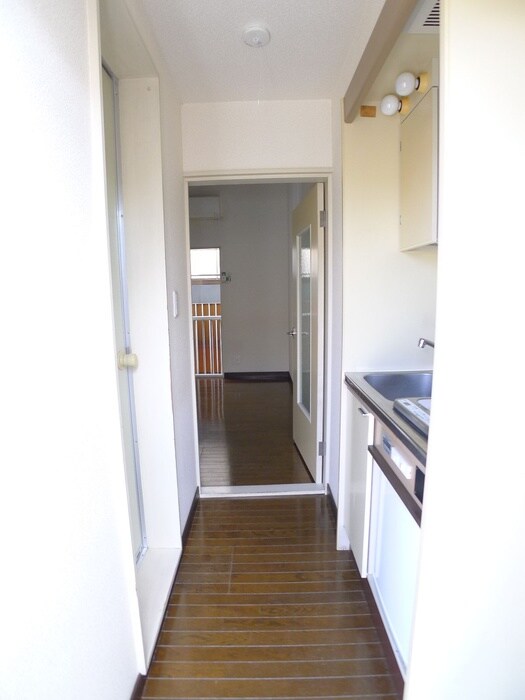 物件内観写真13　(廊下)
