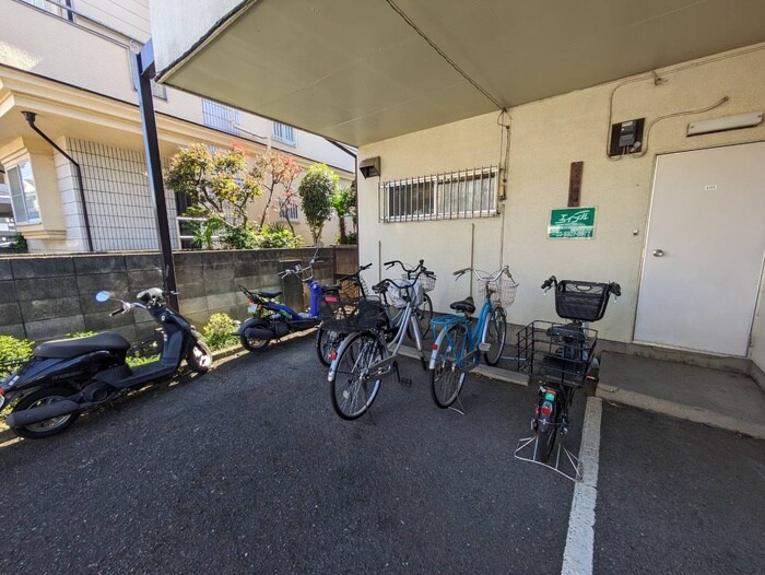 物件外観写真5　(駐輪場)