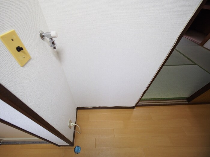 物件内観写真15　(洗濯機置場)