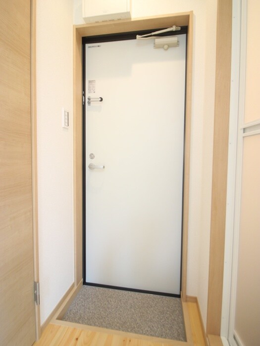 物件内観写真7　(玄関)