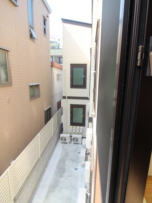 物件内観写真17　(室内からの展望)