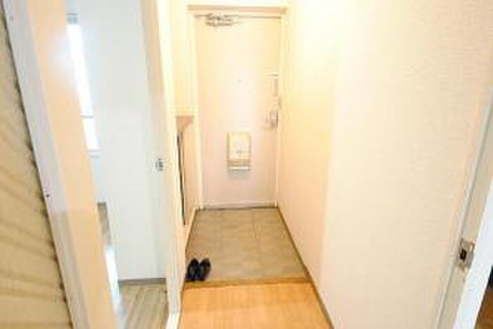 物件内観写真16　(玄関)