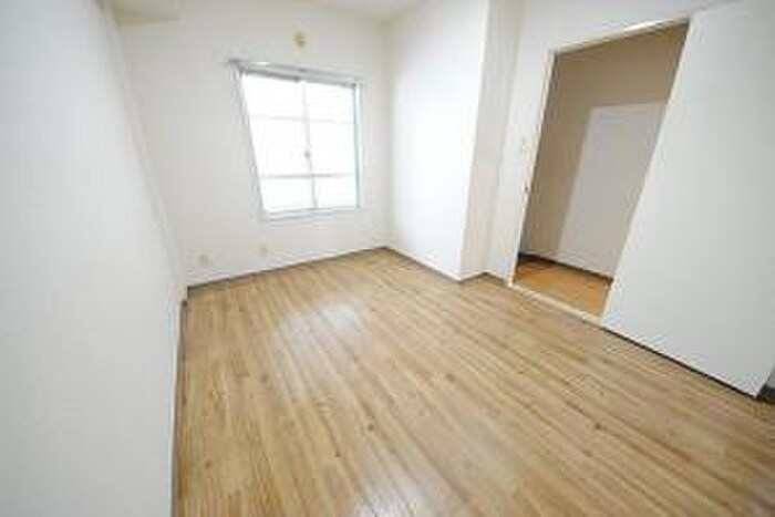 物件内観写真18　(室内からの展望)