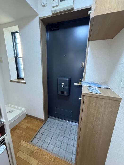 物件内観写真14　(玄関)