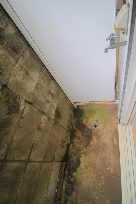 物件内観写真18　(洗濯機置場)