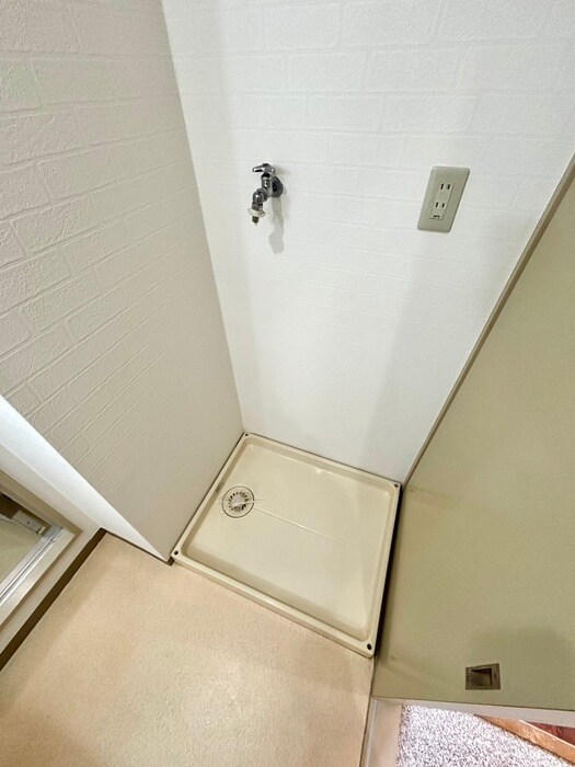 物件内観写真15　(洗濯機置場)