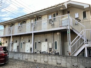 シャトウ河辺外観写真