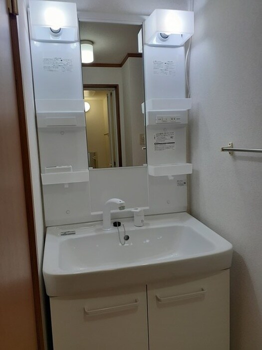 物件内観写真9　(洗面)