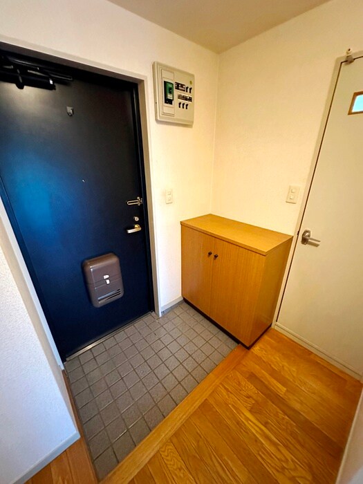物件内観写真18　(玄関)