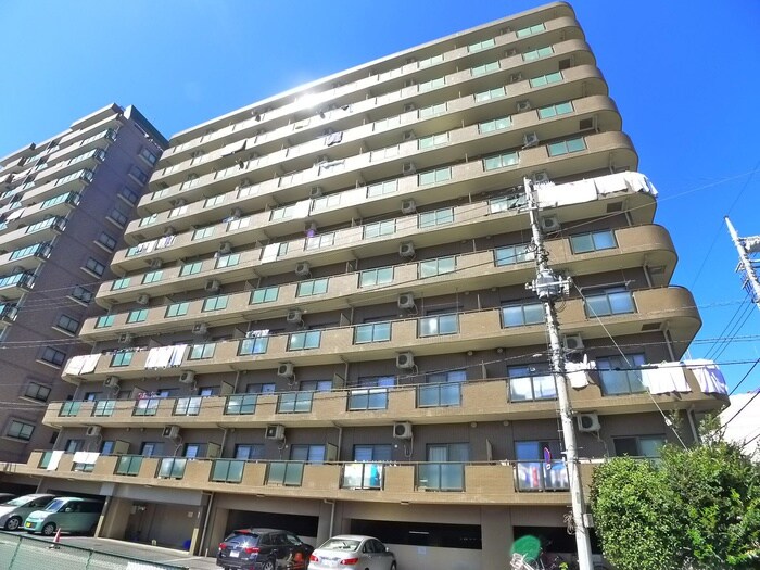 物件外観写真5　(駐車場)