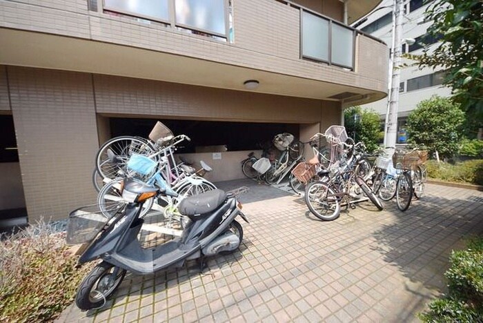 物件外観写真6　(駐輪場)