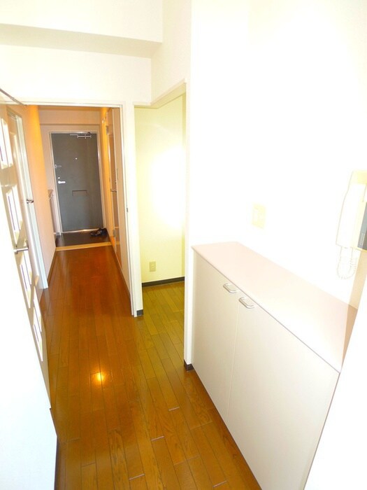 物件内観写真12　(廊下)