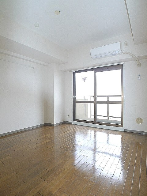 物件内観写真13　(室内からの展望)