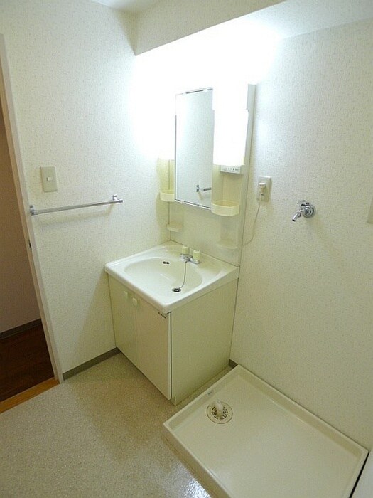 物件内観写真17　(洗濯機置場)