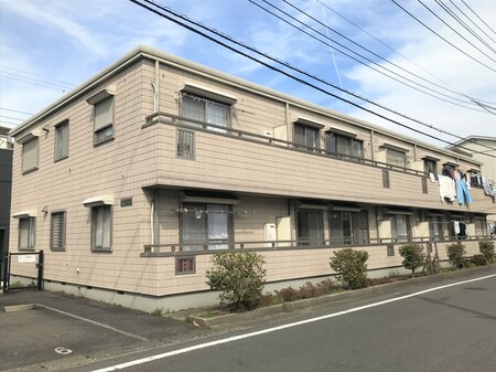 プリュニエラバン外観写真