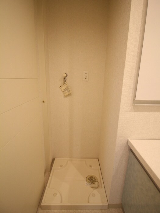 物件内観写真18　(洗濯機置場)