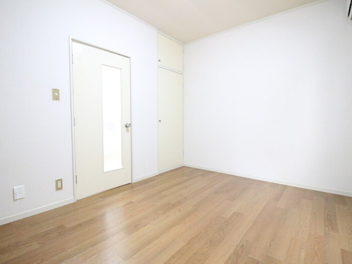 物件内観写真9　(居室)