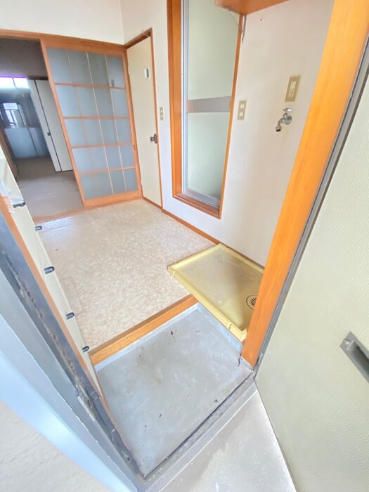 物件内観写真7　(玄関)