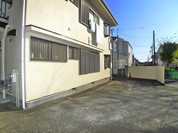 物件外観写真6　(駐車場)